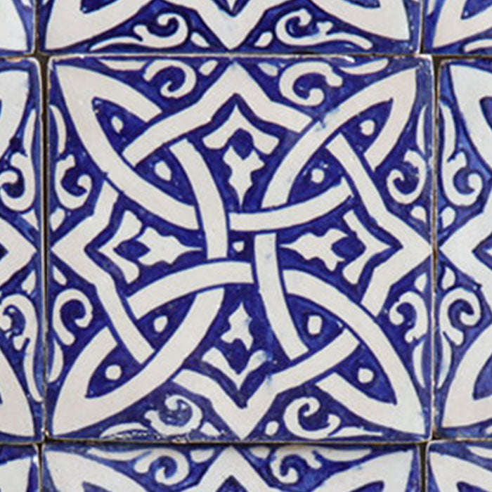 Azulejo pintado à mão – Ornamento mourisco entrelaçado
