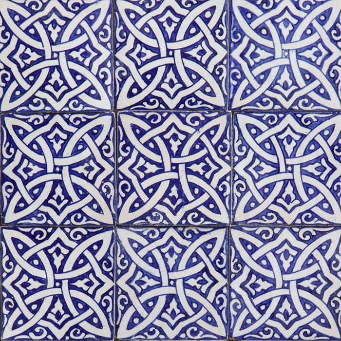 Azulejo pintado à mão – Ornamento mourisco entrelaçado