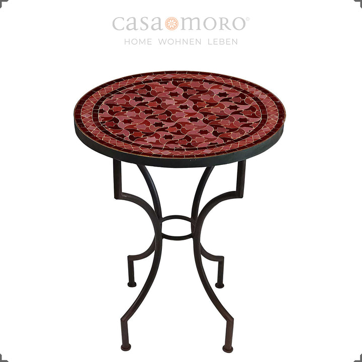 Mesa em mosaico com padrão zellige em tom bordô escuro, com 60 cm de diâmetro – uma peça elegante que chama a atenção