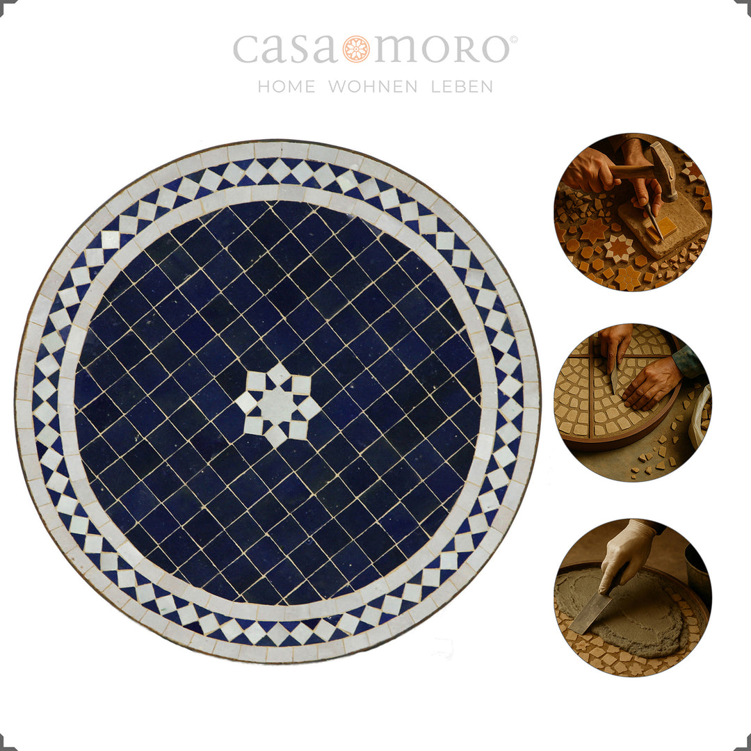 Mesa de mosaico azul no jardim – uma elegante mesa de jantar para duas pessoas