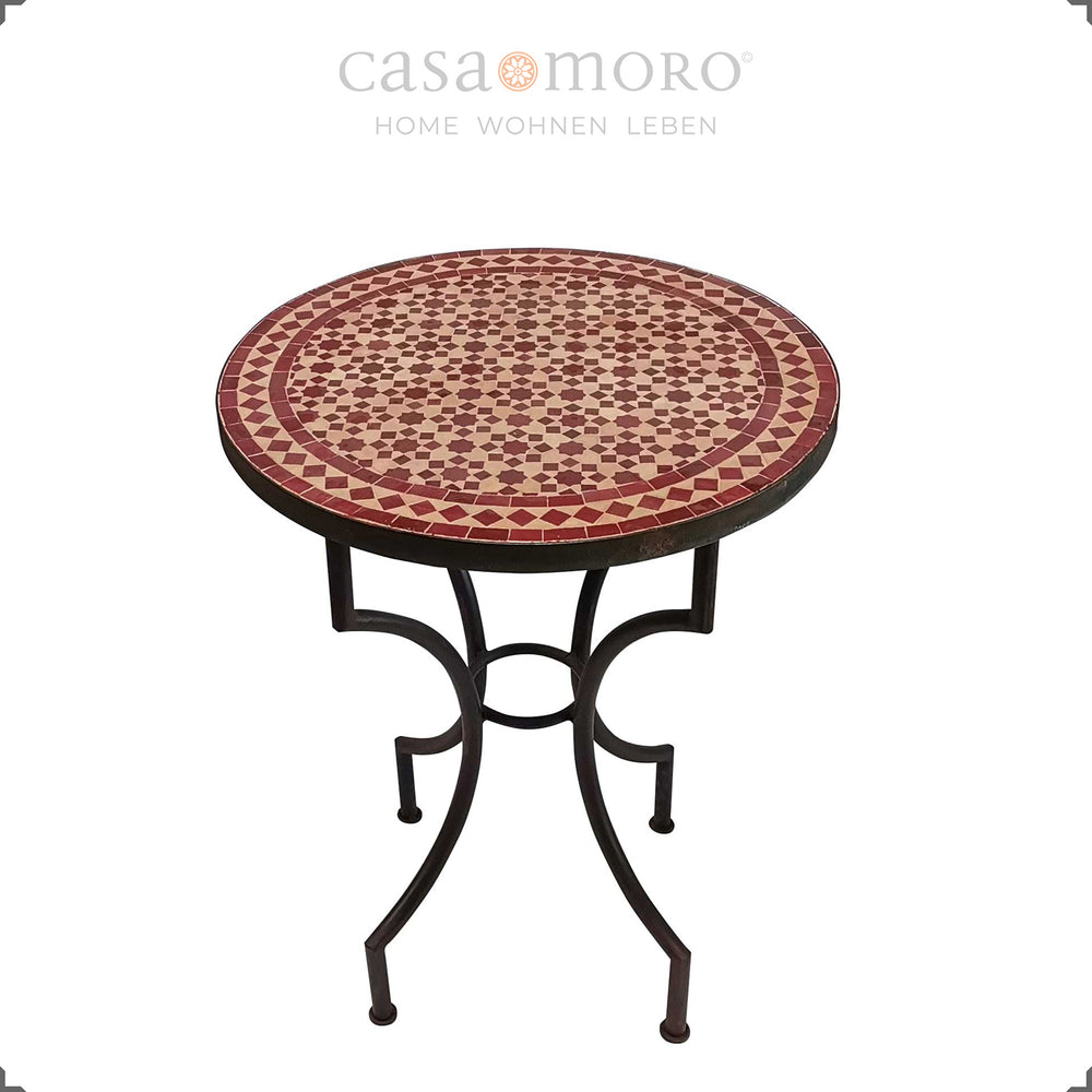 Mesa de jardim artesanal com tampo em mosaico para duas pessoas, ideal para varandas e terraços