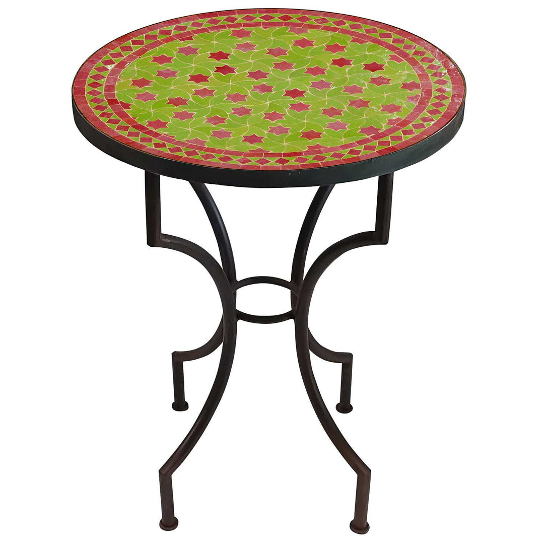 Mesa marroquina com mosaicos