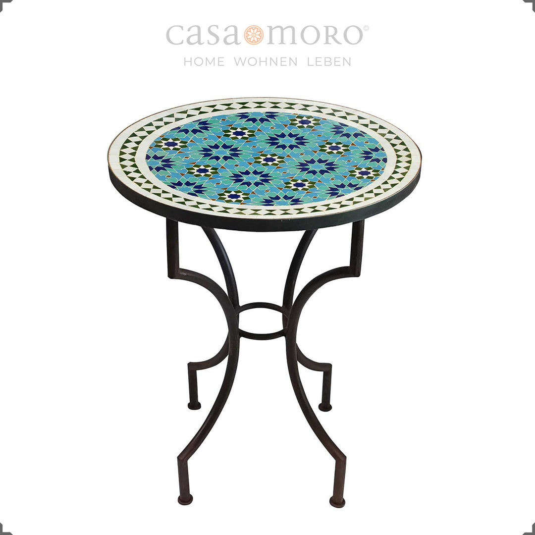 Mesa com mosaico Zellige em tons intensos de verde e azul – mesa para duas pessoas, ideal para espaços reduzidos