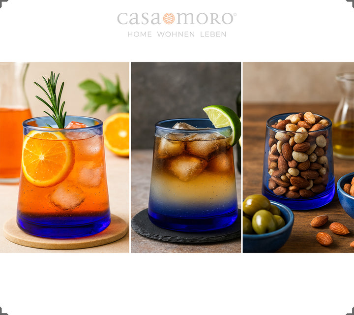Quatro copos de cocktail soprados à boca em azul – cada peça é única