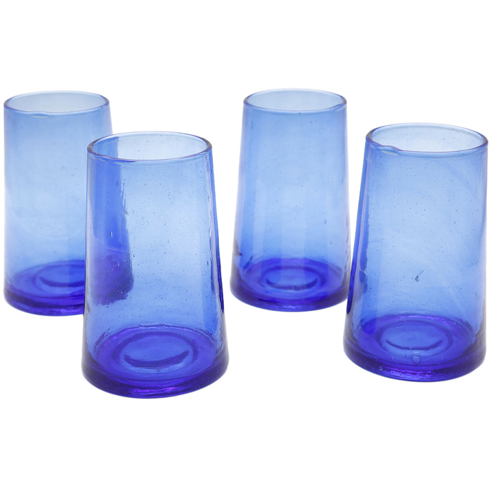 Copo de vidro soprado à boca em azul com textura característica – ideal para cocktails e bebidas mistas