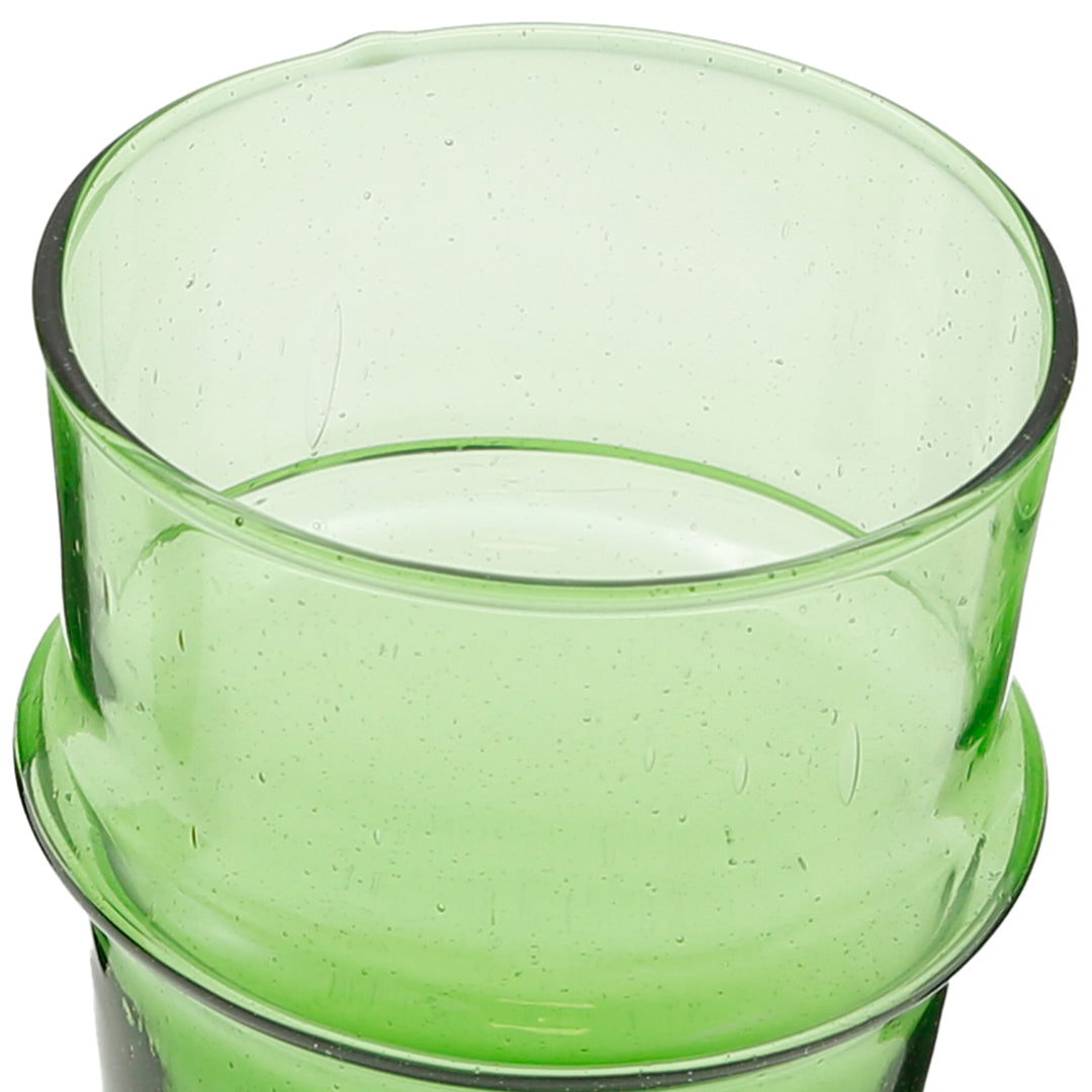 Café gelado num copo verde – soprado à mão com um design autêntico