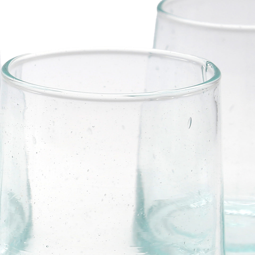 Conjunto de 4 copos transparentes – de fabrico tradicional, de utilização universal
