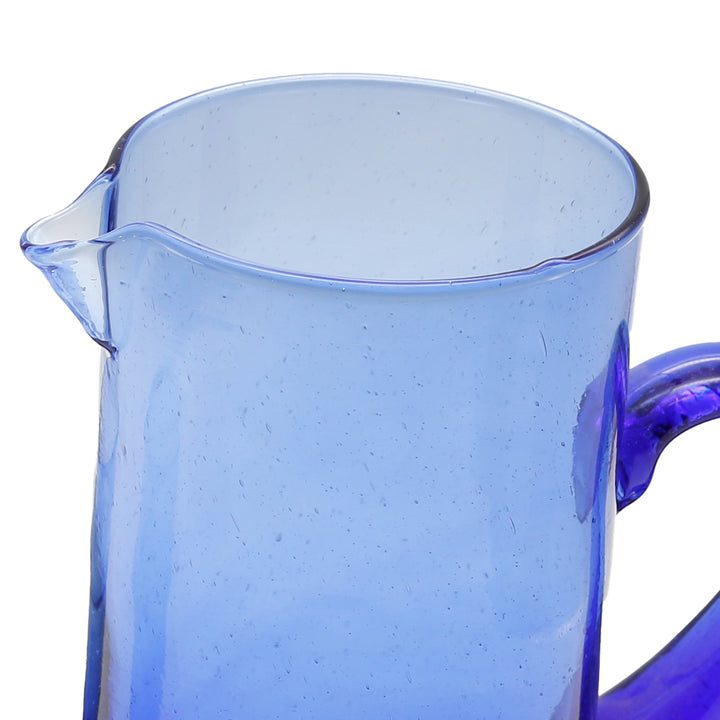 Jarro com capacidade de 1 litro – em azul brilhante e com bico vertedor