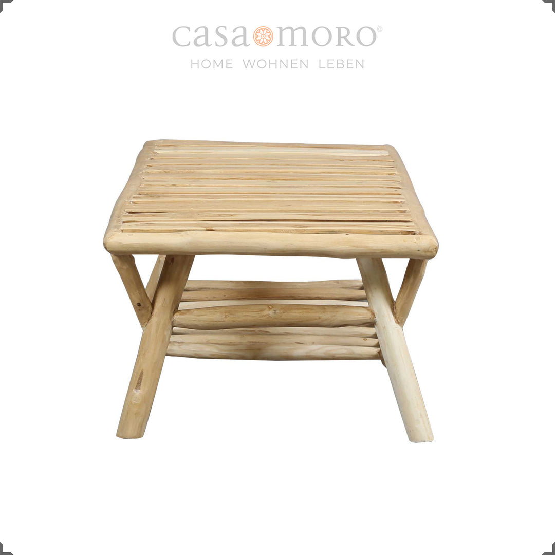 Mesa de centro maciça em madeira, versátil na sala de estar e no jardim