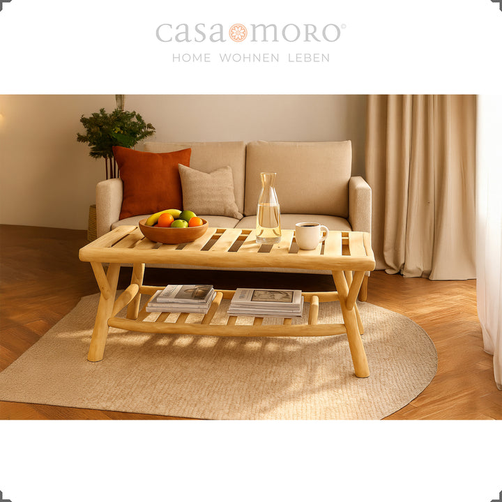 Mesa de centro maciça em madeira, versátil na sala de estar e no jardim