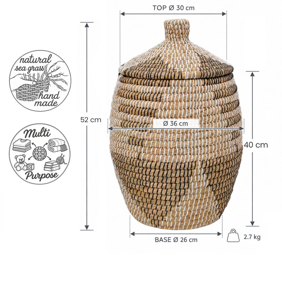 Dimensões: Cesto de algas marinhas nas cores natural/castanho/preto/branco, com capacidade de cerca de 30 litros, diâmetro máximo de 36 cm e 52 cm de altura com tampa.